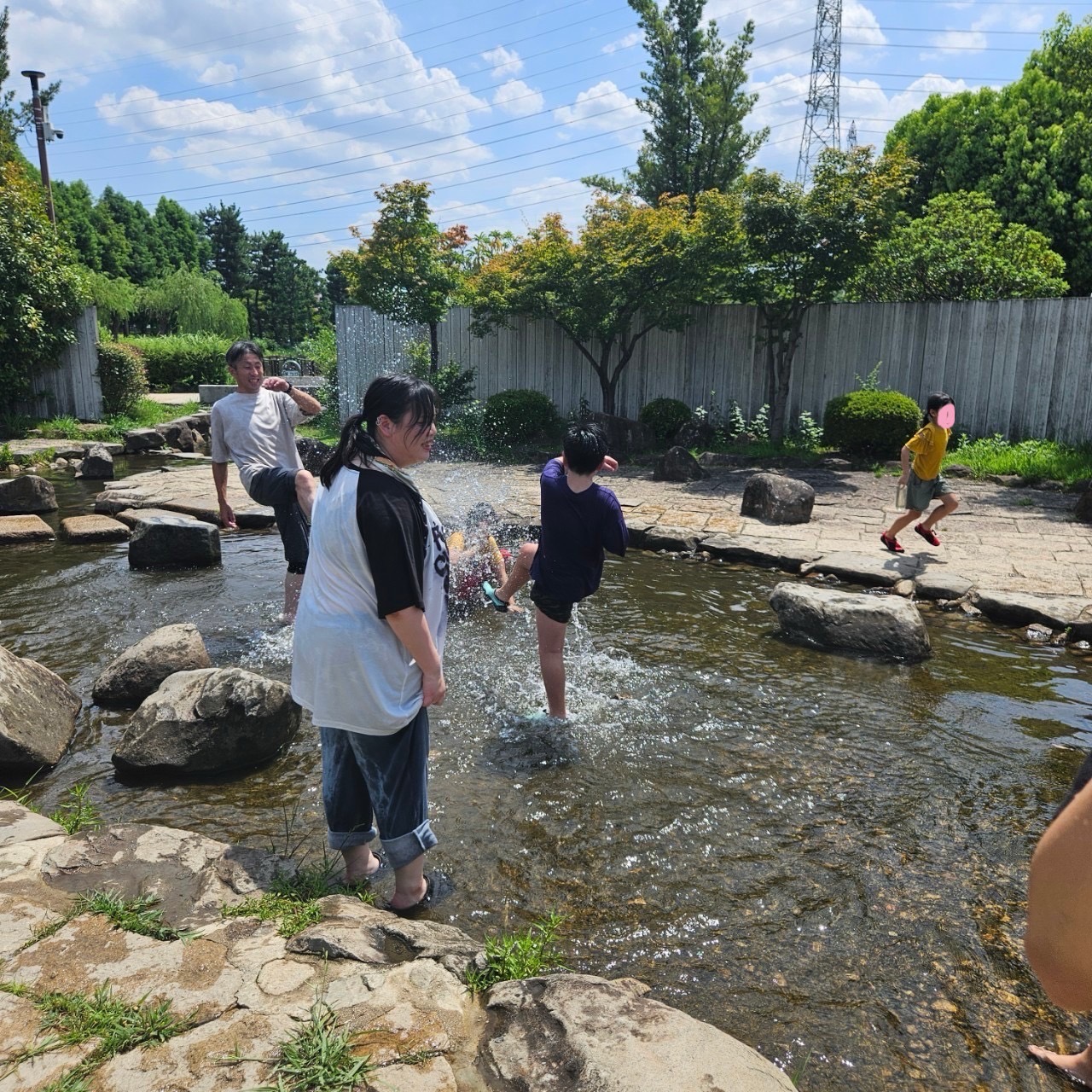 大阪市浪速区の放課後等デイサービスオハナピース大阪日本橋の弁天池公園へおでかけ